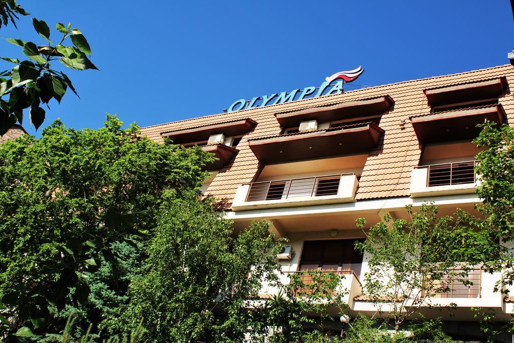 Olympia Garden Hotel Yerevan Bagian luar foto